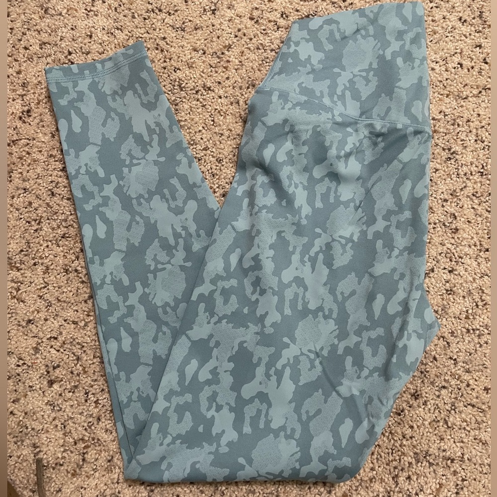 Buffbunny Large Blue Camo Leggings
